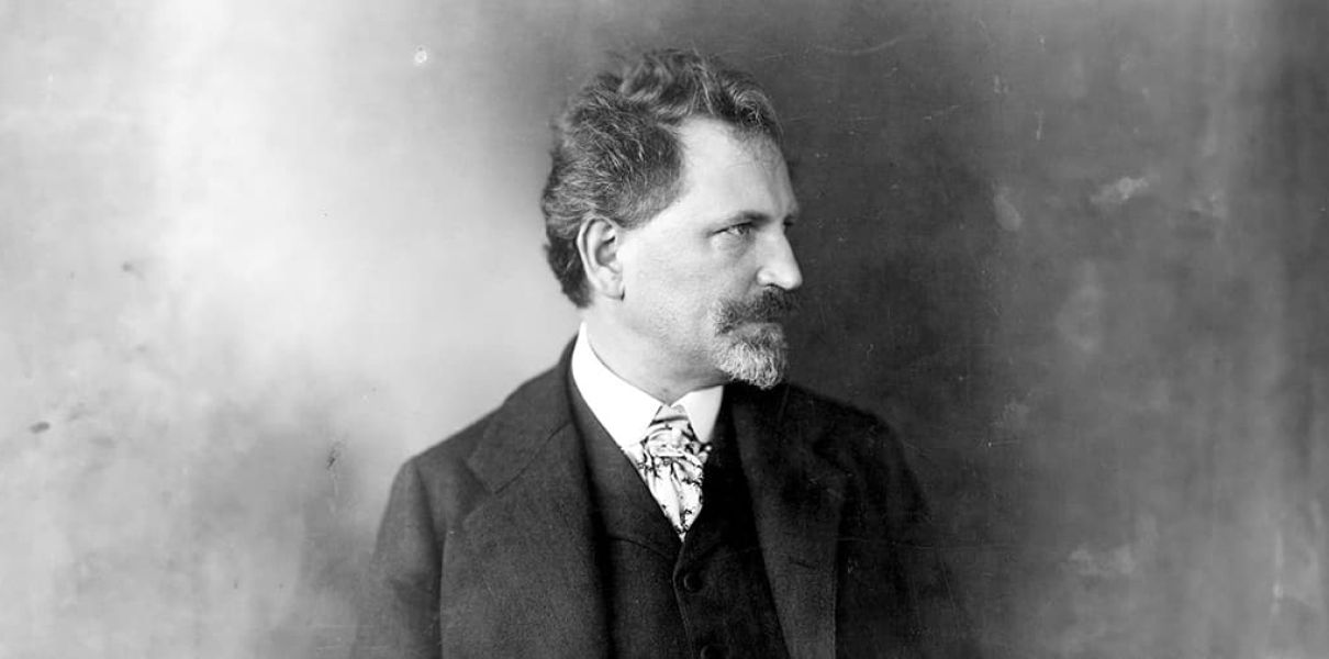 Retrato de Alphonse Mucha